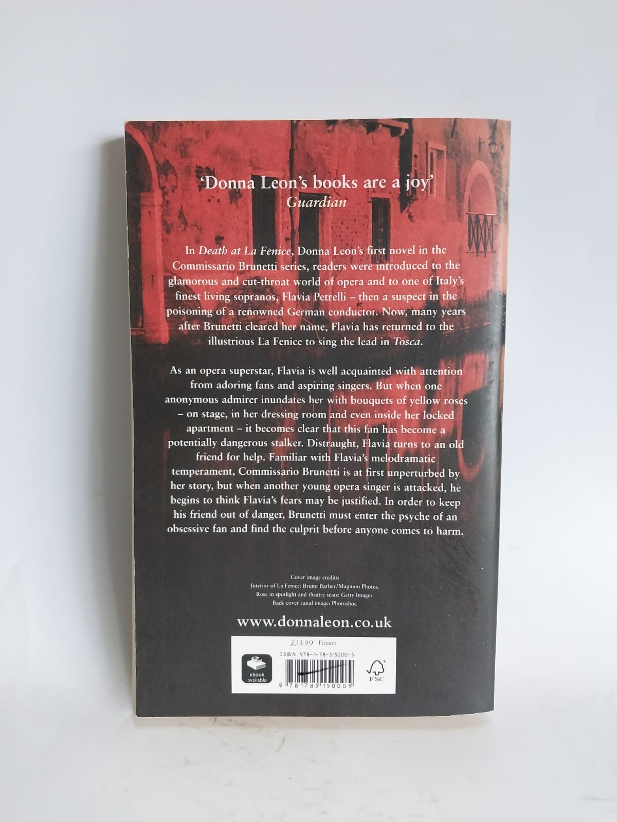 Leon, Donna - FALLING IN LOVE