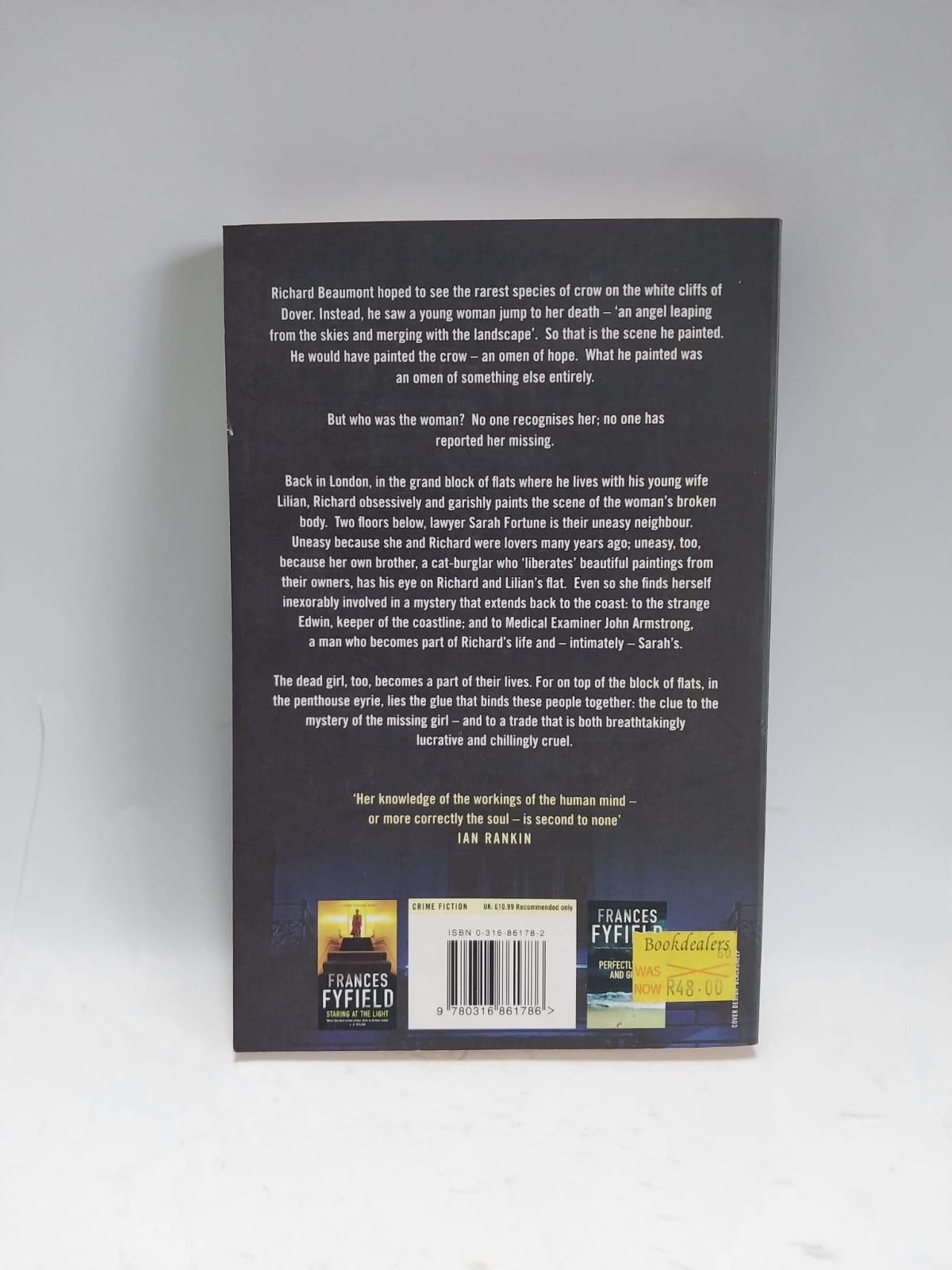 Fyfield, Frances - LOOKING DOWN