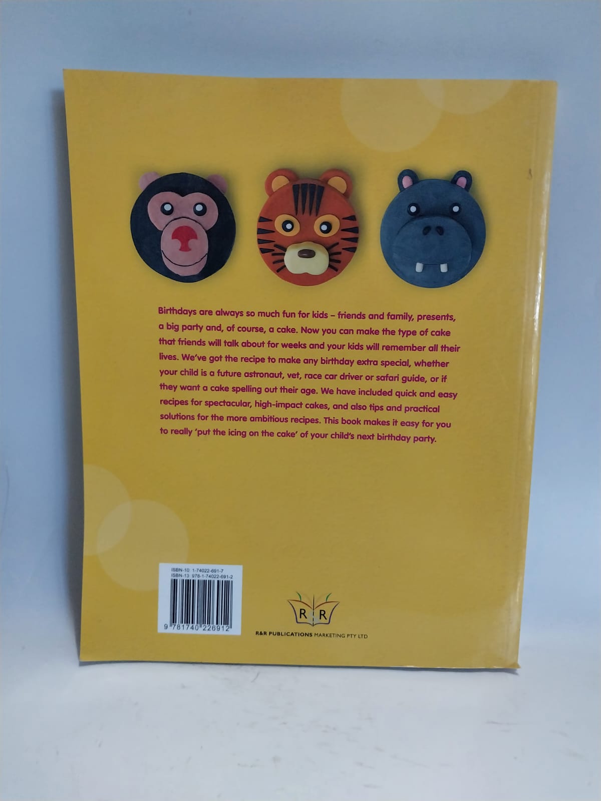 CHILDREN'S BIRTHDAY CAKES