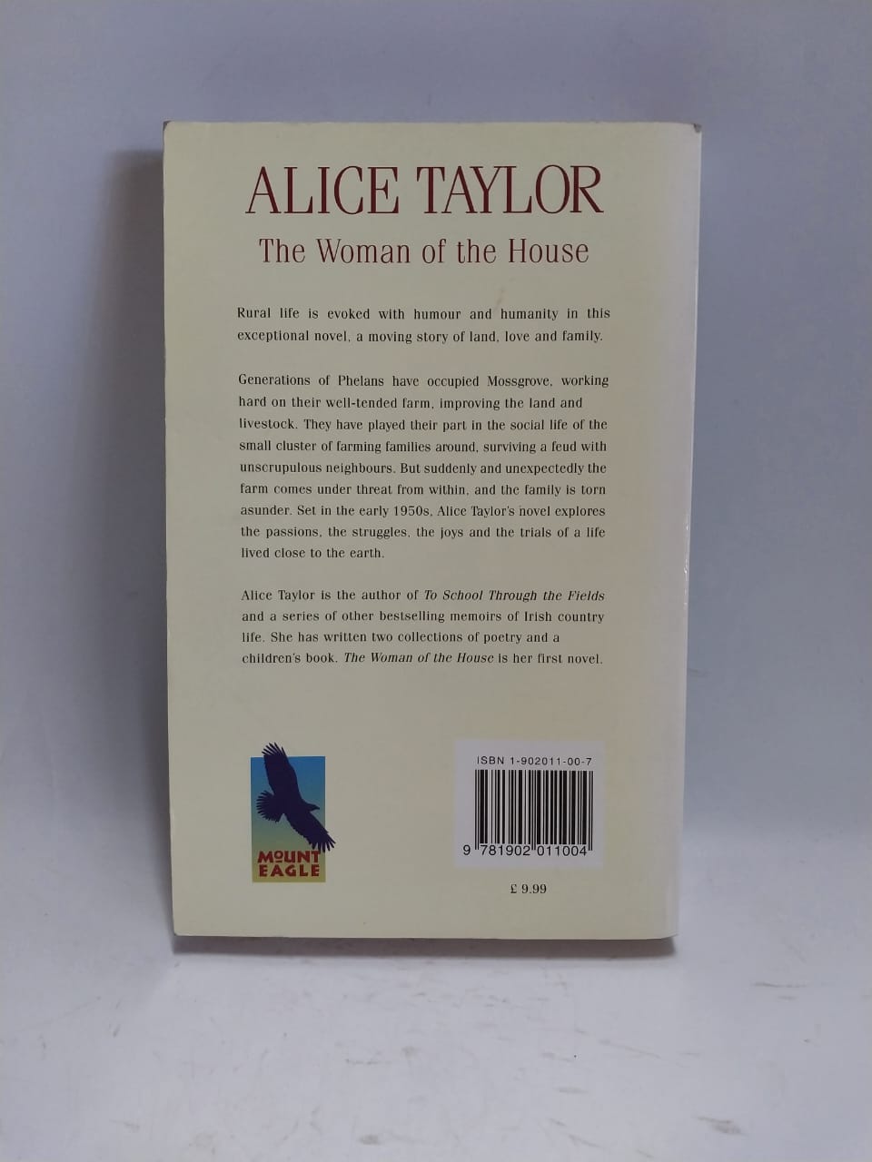 Taylor, Alice - THE WOMAN OF THE HOUSE