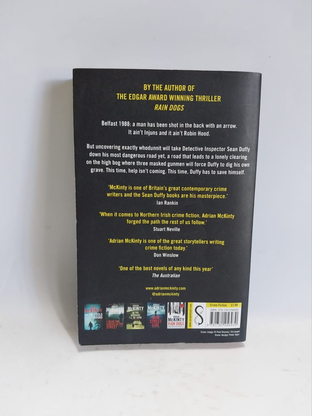 McKinty, Adrian - POLICE AT THE STATION AND THEY DON'T LOOK FRIENDLY