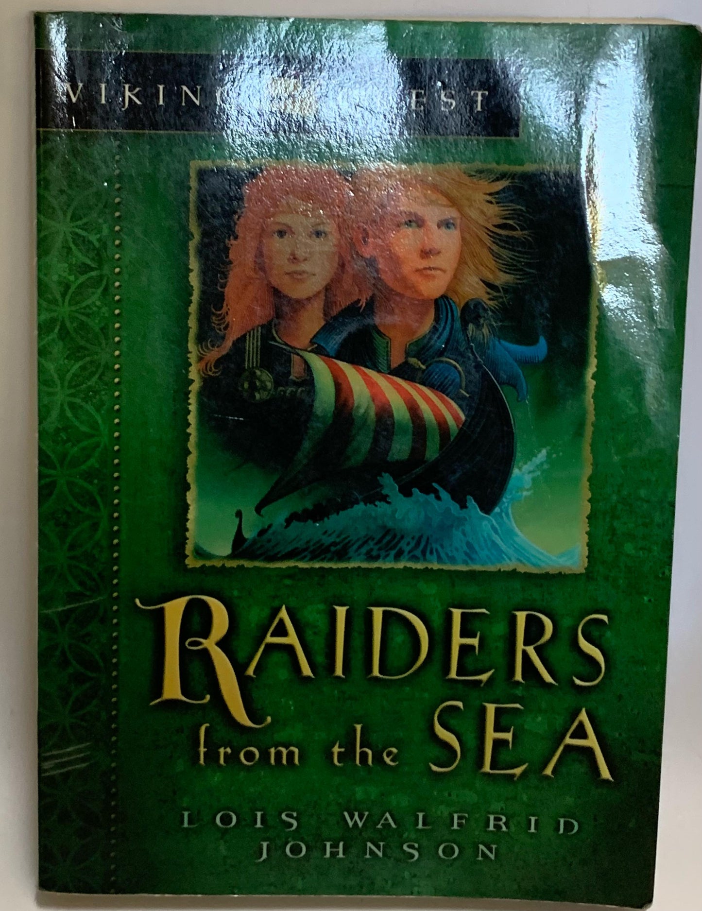 Walfrid Johnson, Lois - RAIDERS FROM THE SEA