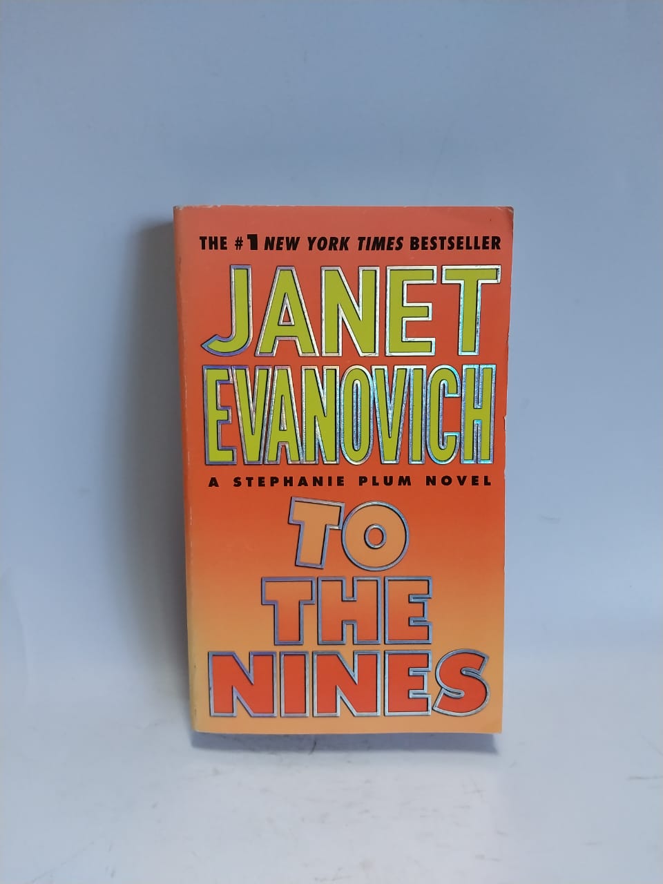 Evanovich, Janet - TO THE NINES