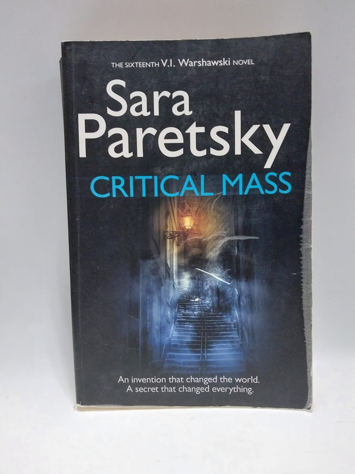 Paretsky, Sara - CRITICAL MASS