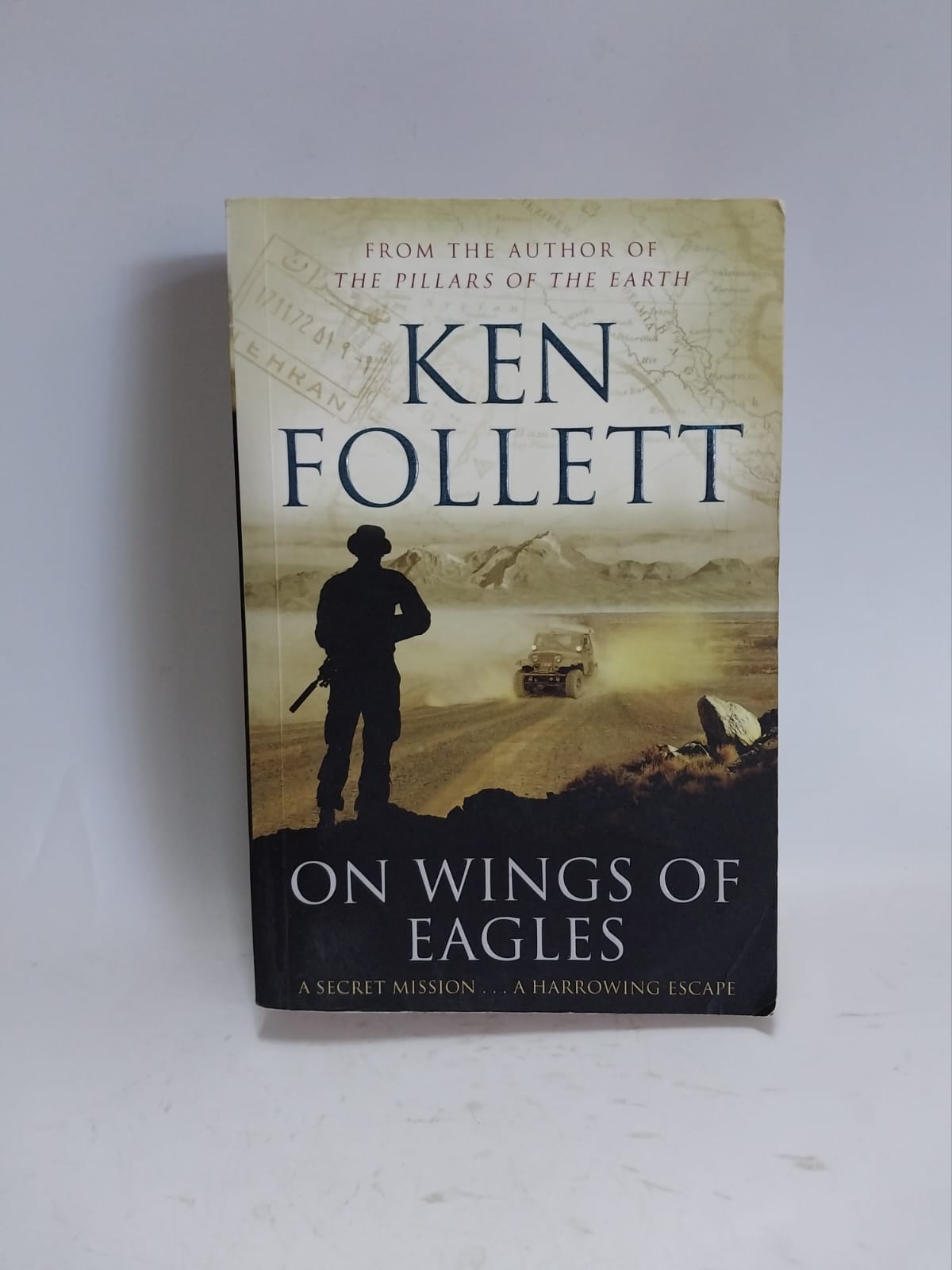 Follett, Ken - ON WINGS OF EAGLES
