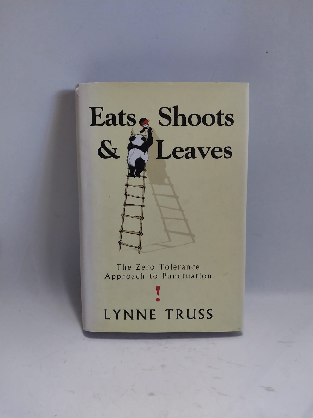 Truss, Lynne - EATS SHOOTS AND LEAVES