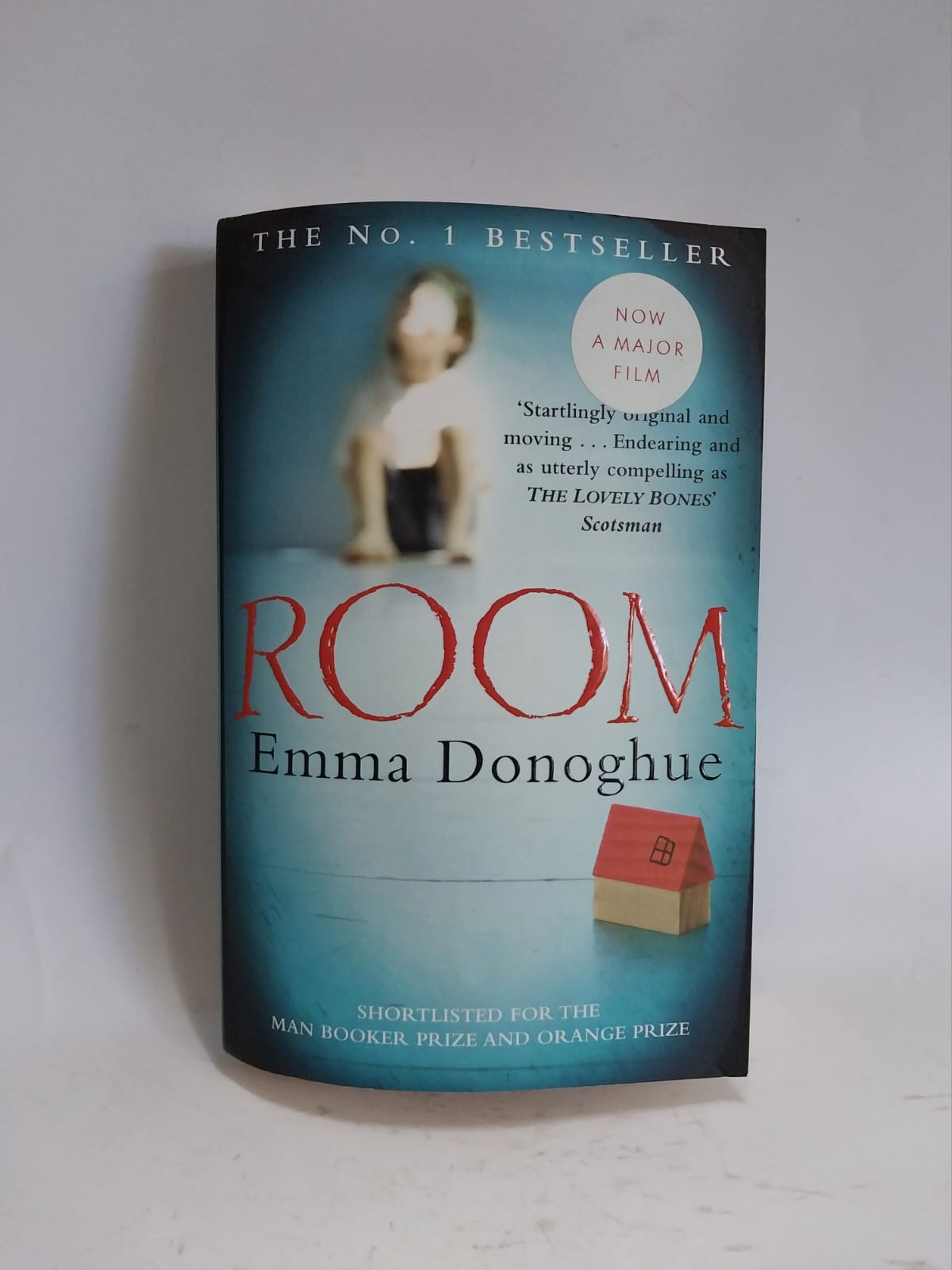Donoghue, Emma - ROOM
