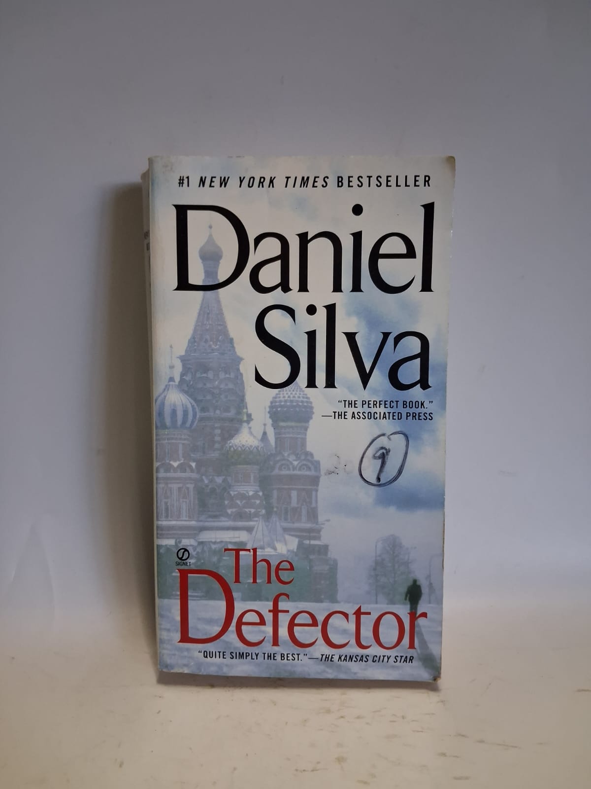 Silva, Daniel - THE DEFECTOR