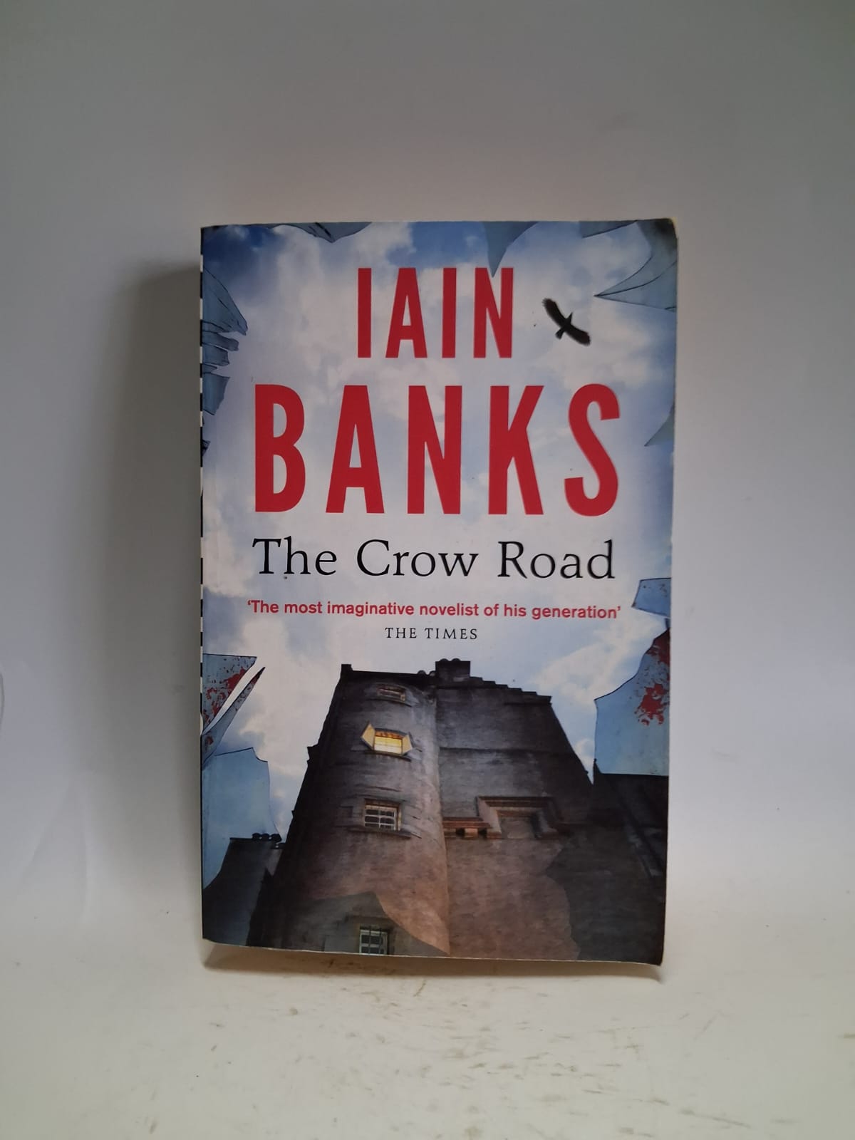 Banks, Iain - THE CROW ROAD