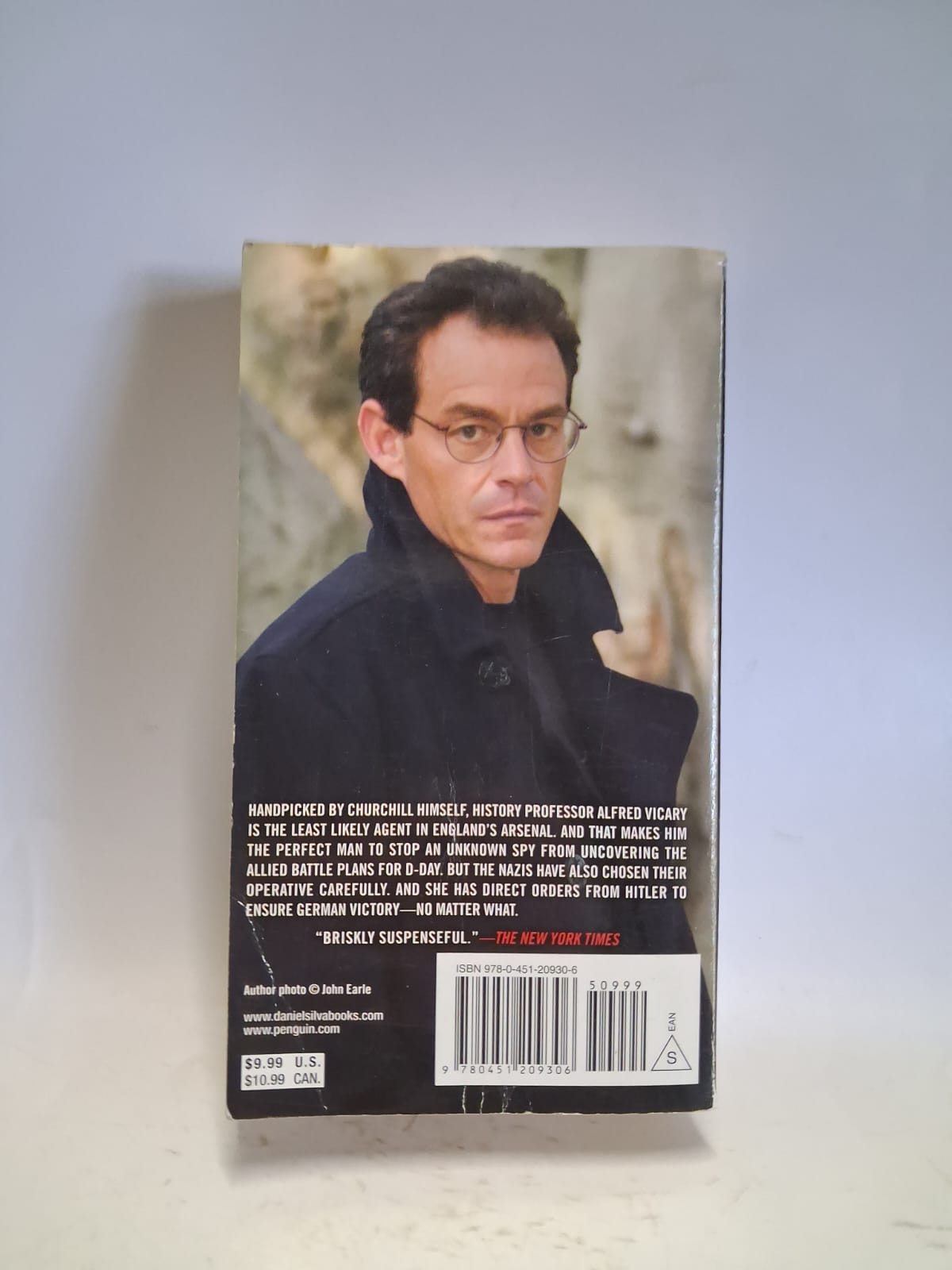 Silva, Daniel - THE UNLIKELY SPY
