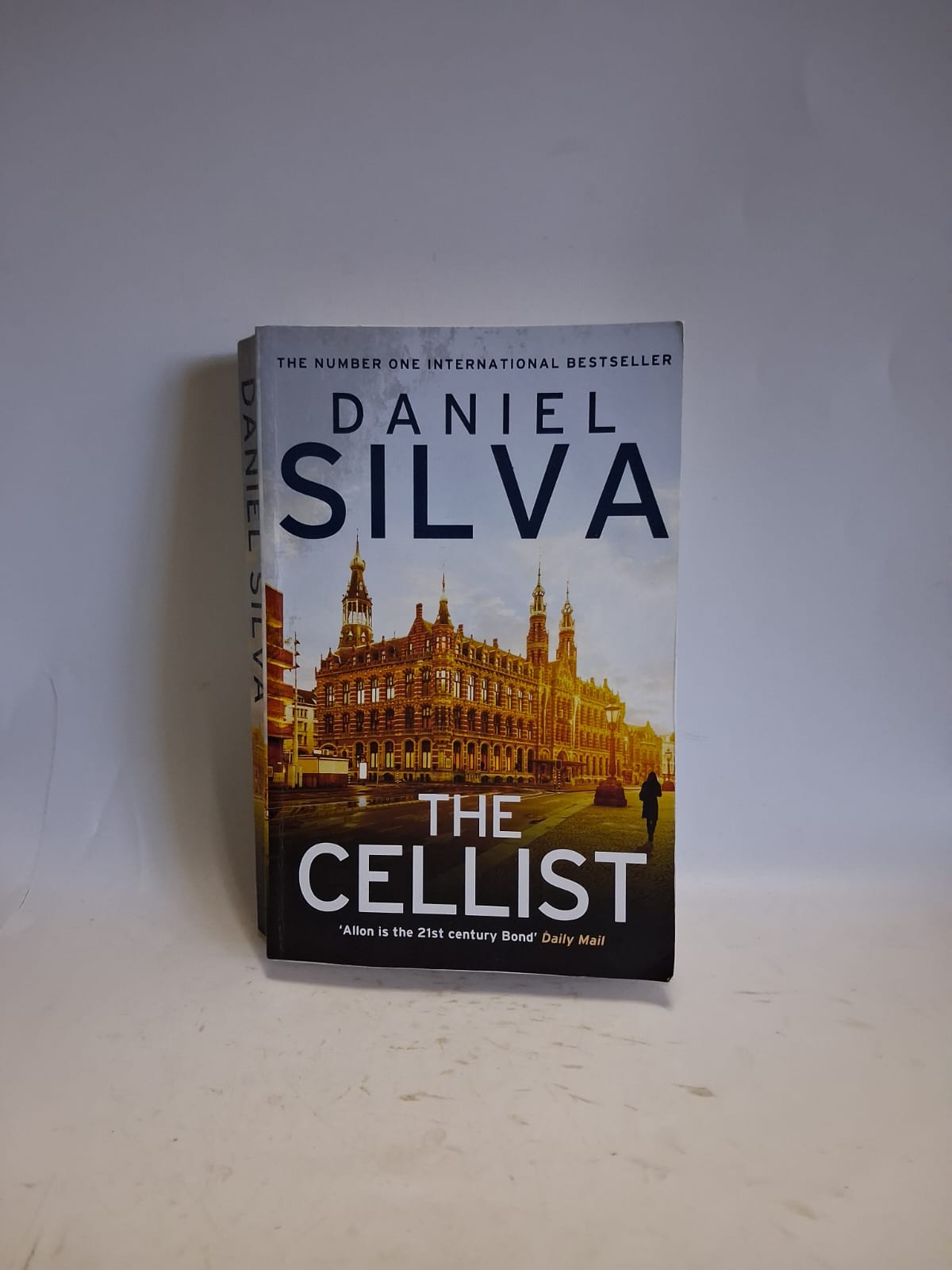 Silva, Daniel - THE CELLIST