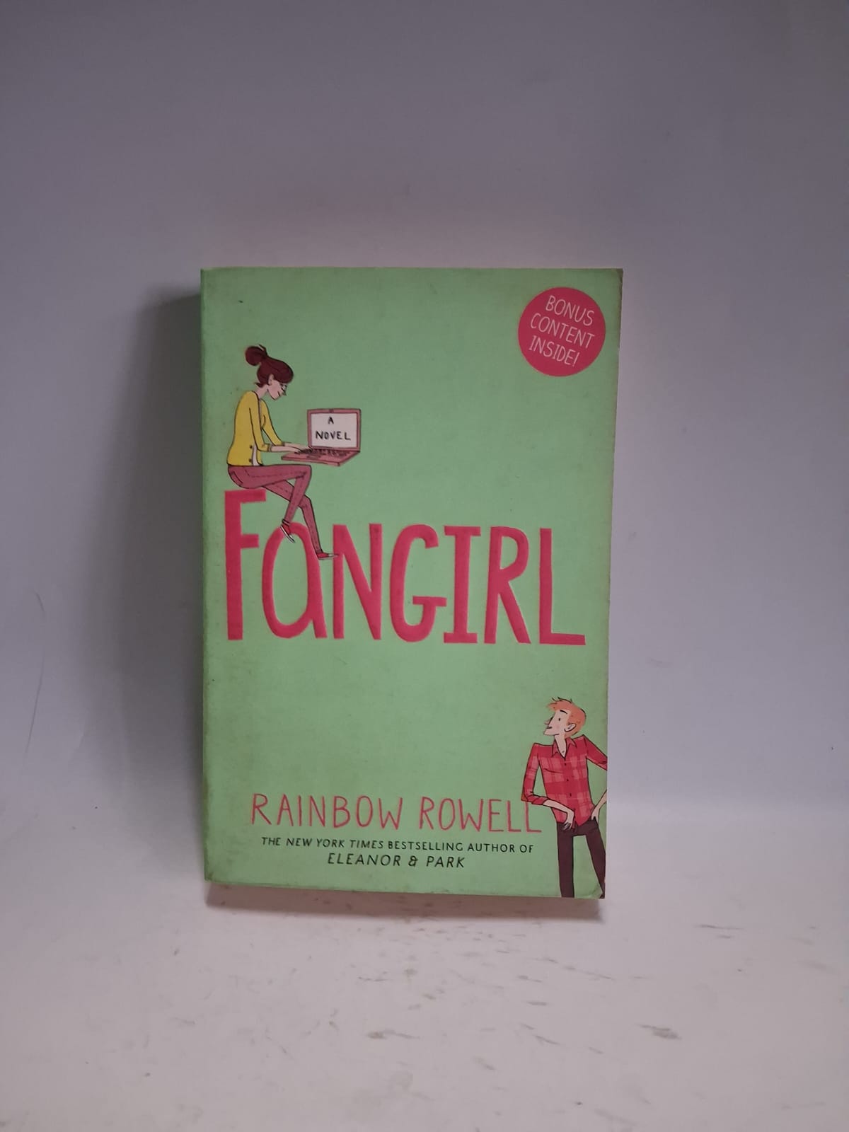 Rowell, Rainbow - FANGIRL