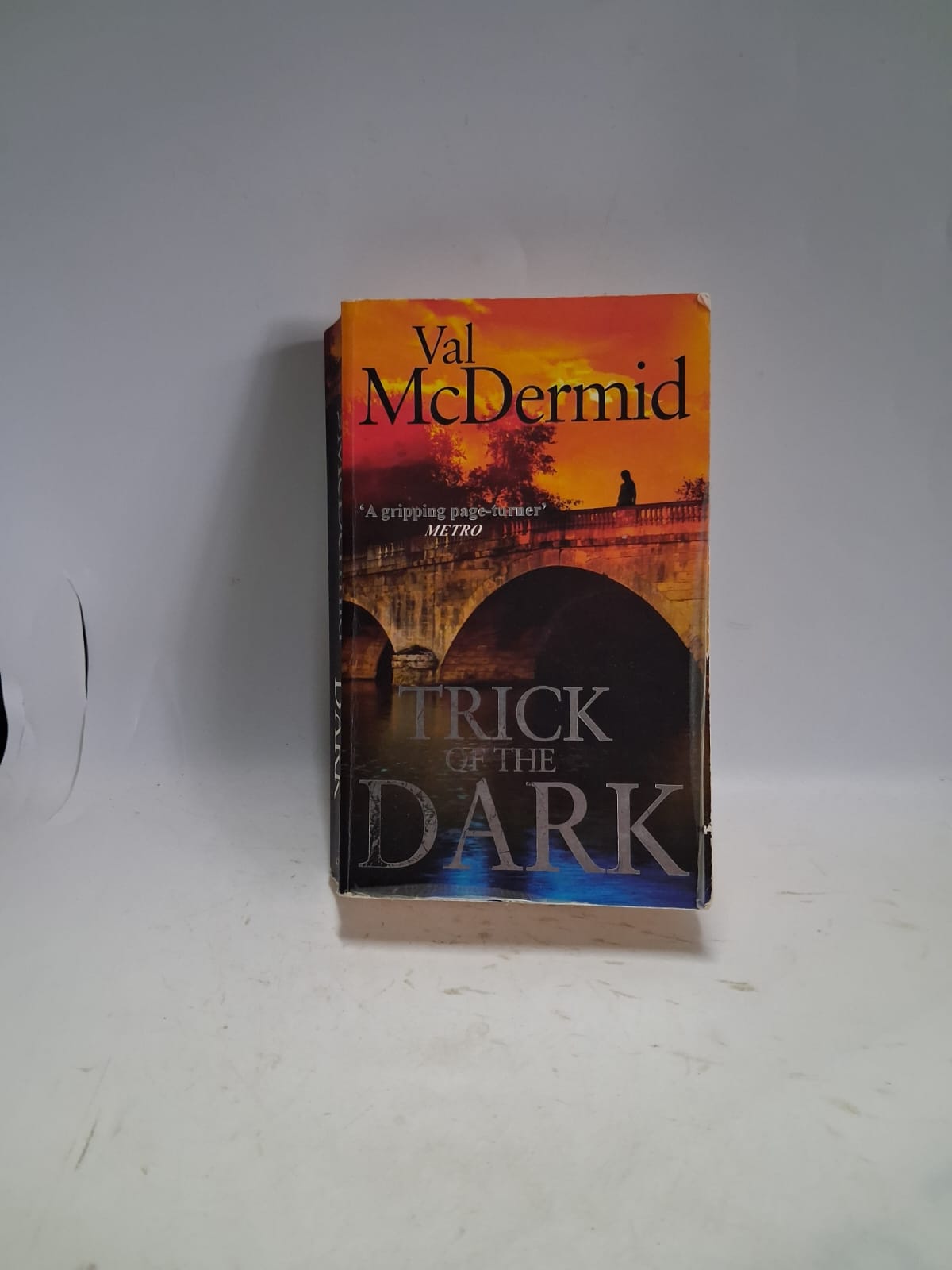McDermid, Val - TRICK OF THE DARK