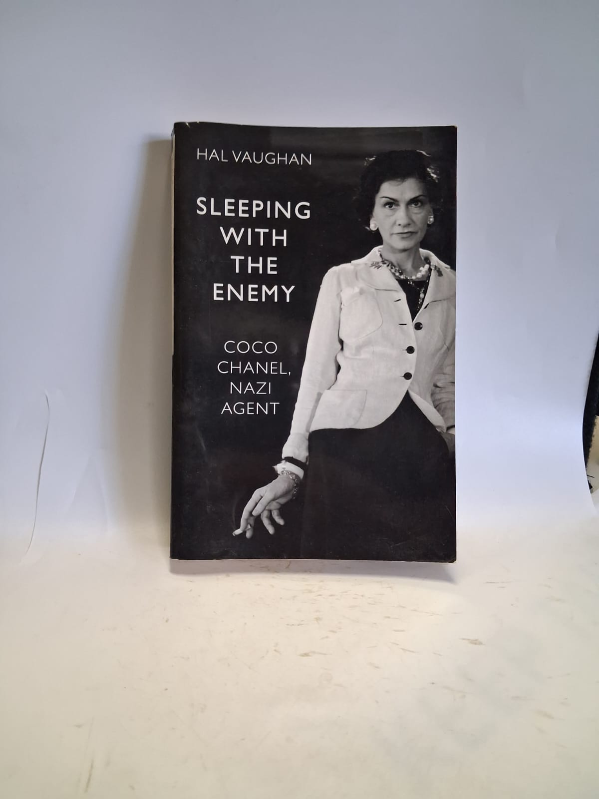Vaughan, Hal - SLEEPING WITH THE ENEMY