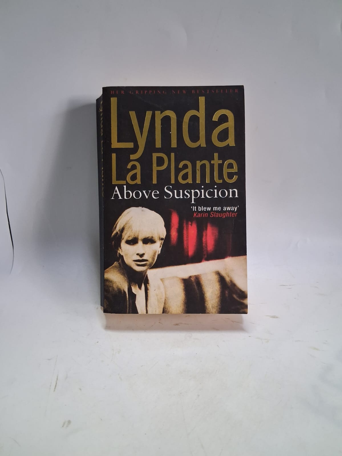 La Plante, Lynda - ABOVE SUSPICION