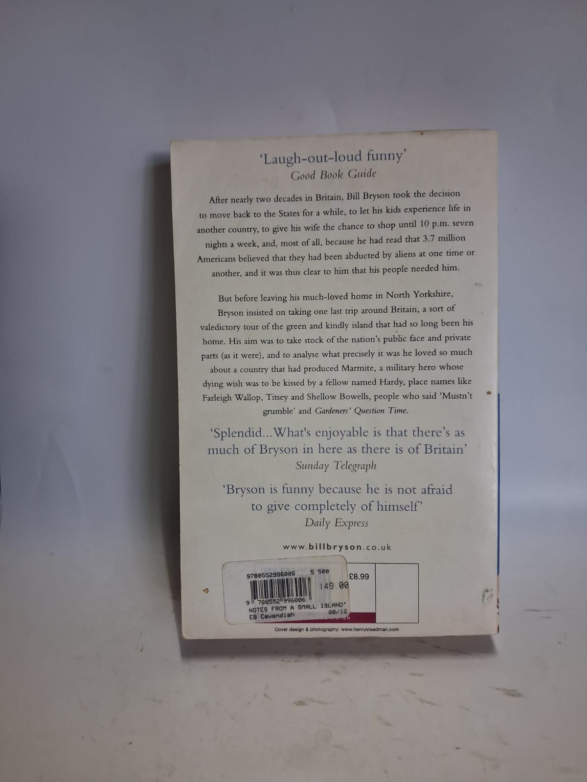 Bryson, Bill - NOTES FROM A SMALL ISLAND