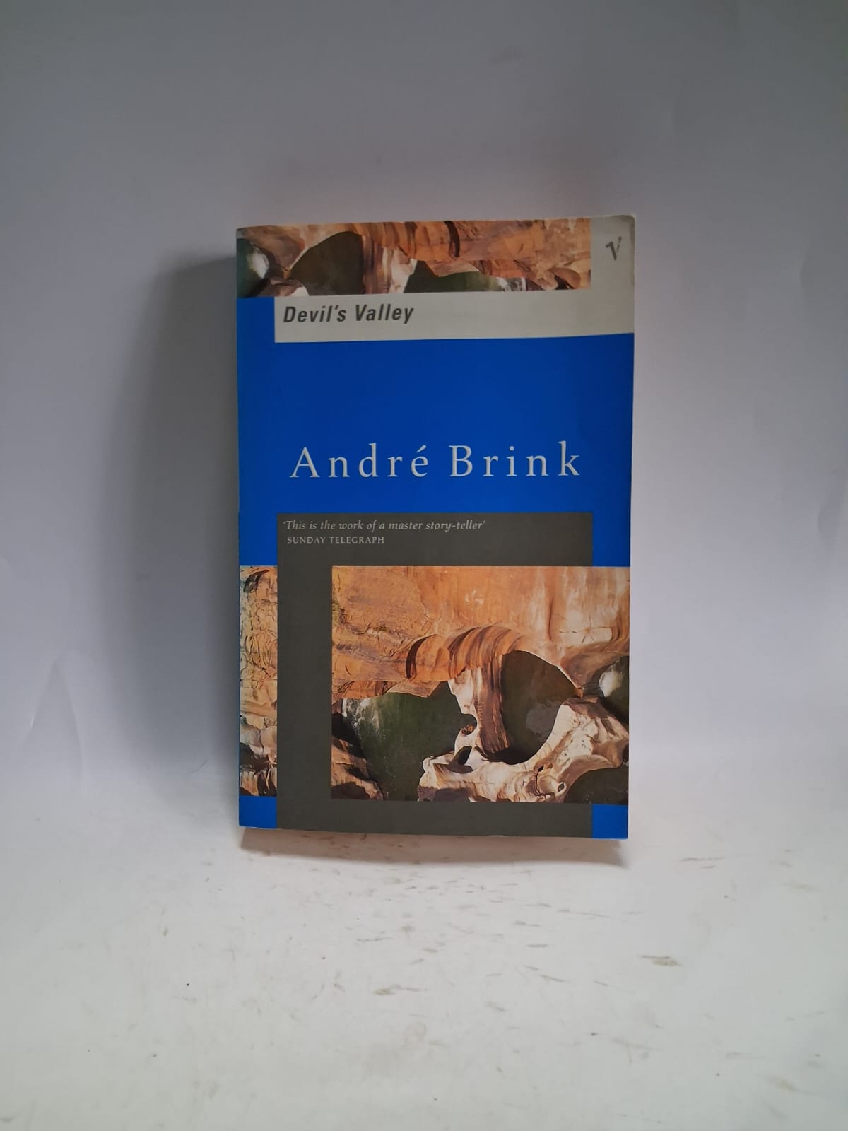Brink, Andre - DEVIL'S VALLEY