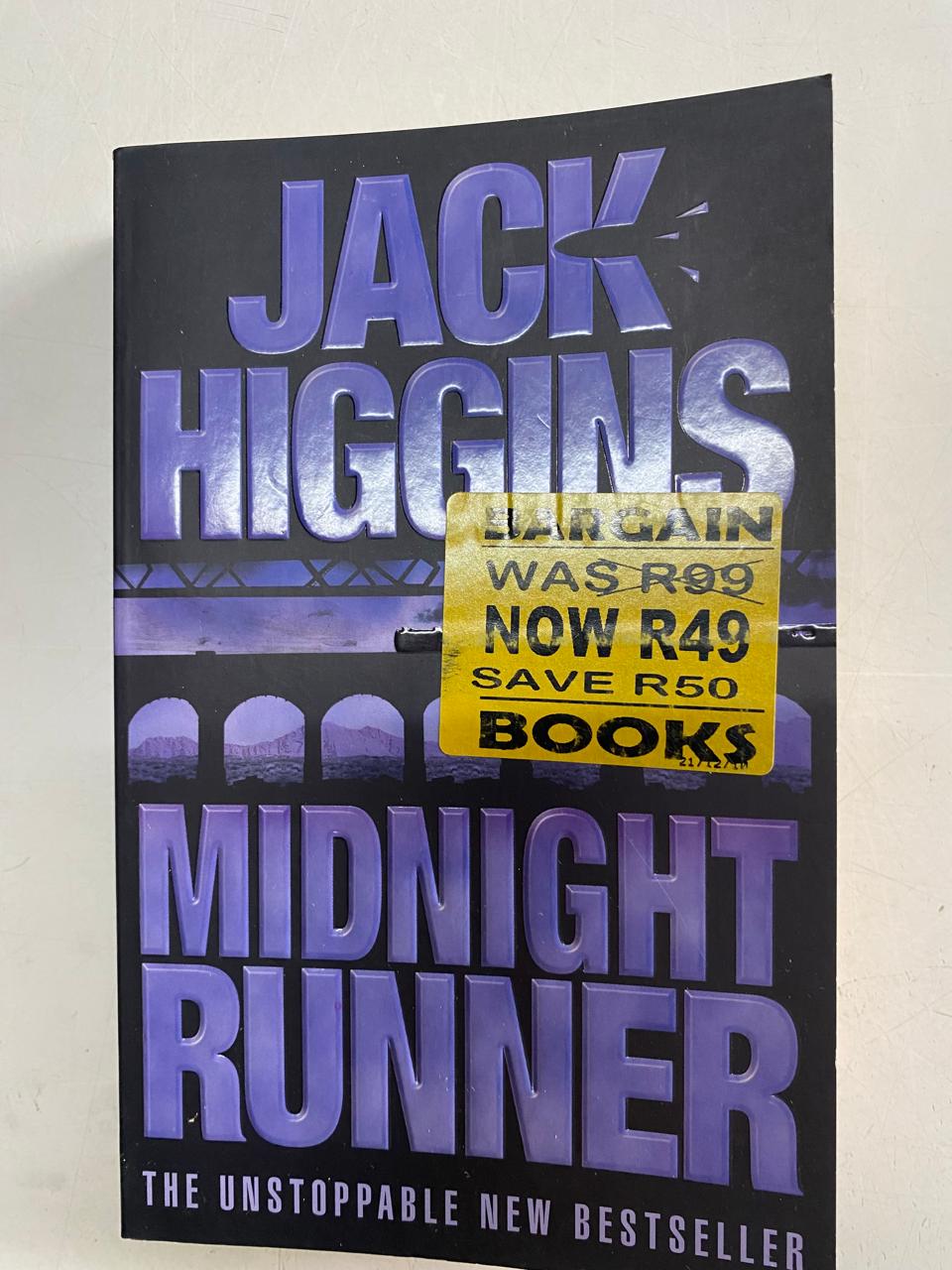 Higgins, Jack - MIDNIGHT RUNNER