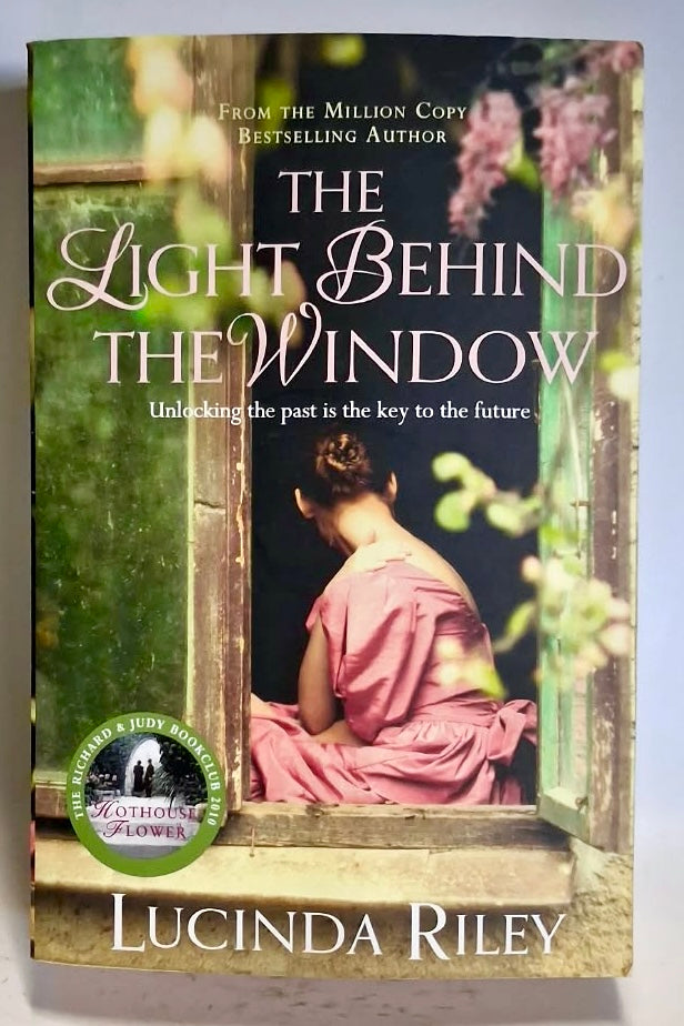 Riley, Lucinda - THE LIGHT BEHIND WINDOW