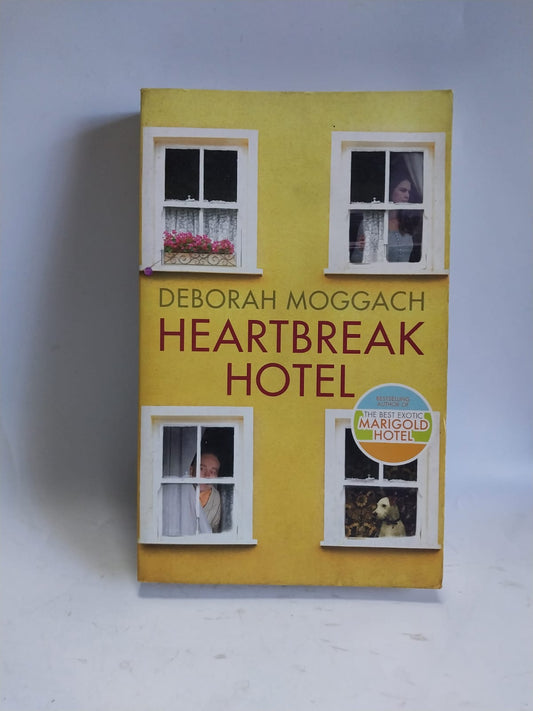 Moggach, Deborah - HEARTBREAK HOTEL