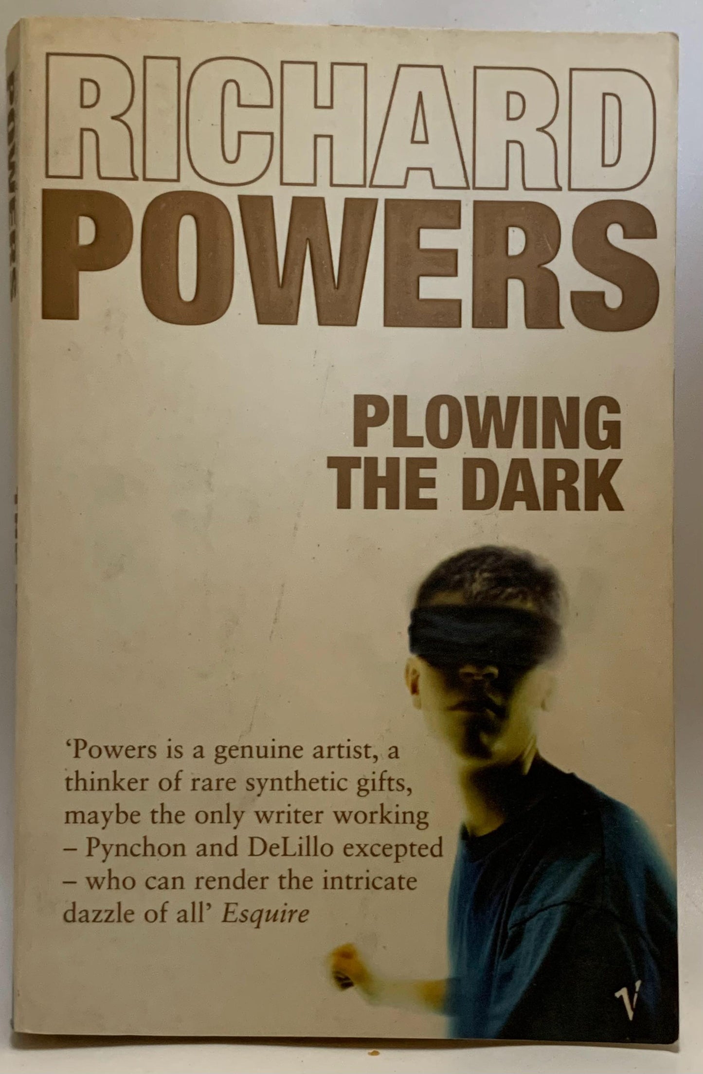 Powers, Richard - PLOWING THE DARK