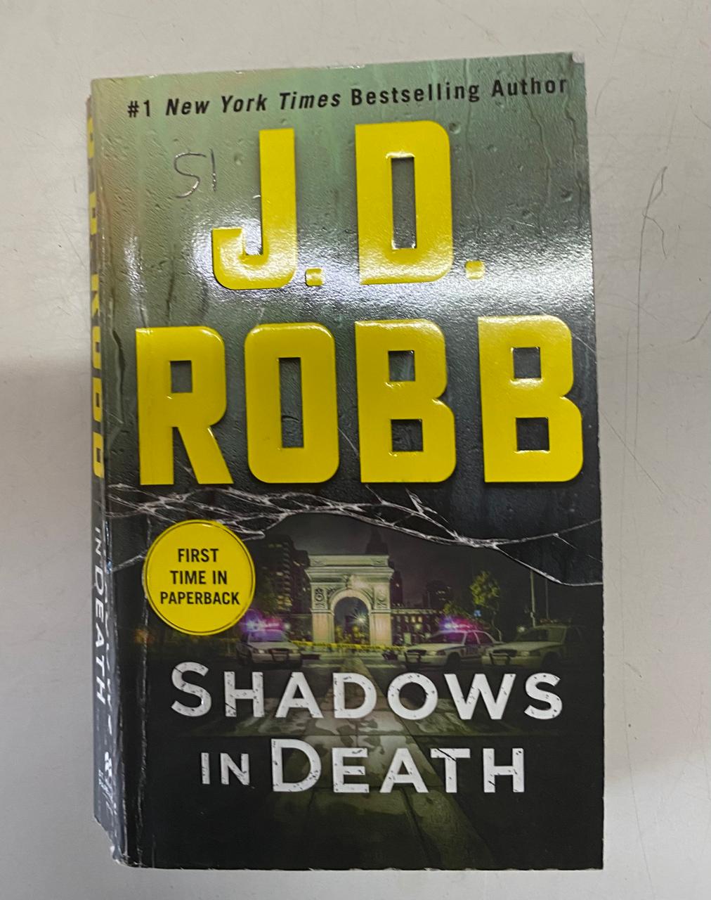 Robb, J.D. - SHADOWS IN DEATH